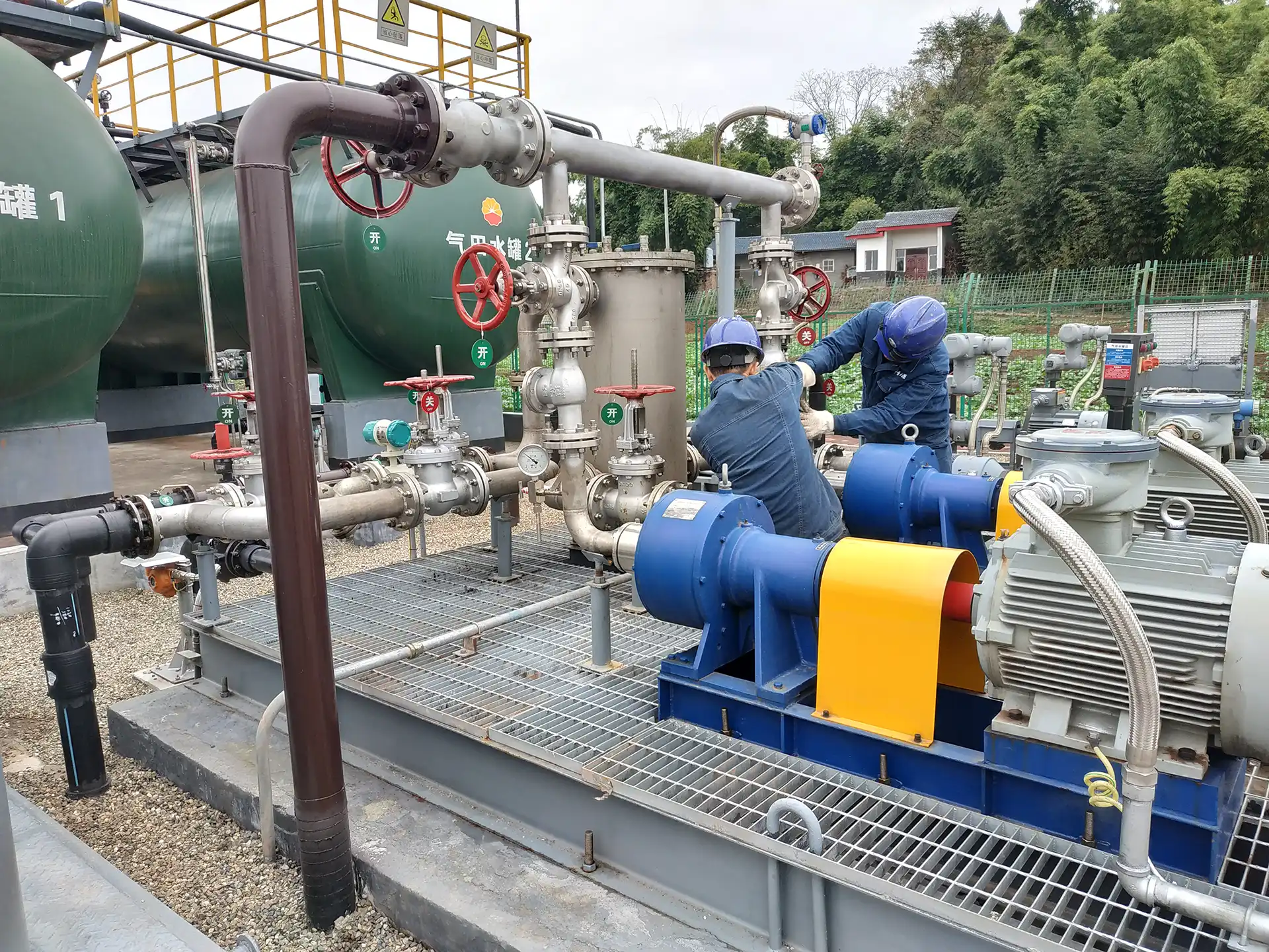 EHIK pitot tube pump skid operating flawlessly in harsh winter conditions at Daqing Oilfield for hot washing and wax removal